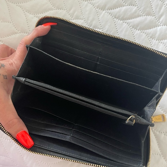 Yves Saint Laurent Black Leather Wallet - Picture 3 of 8